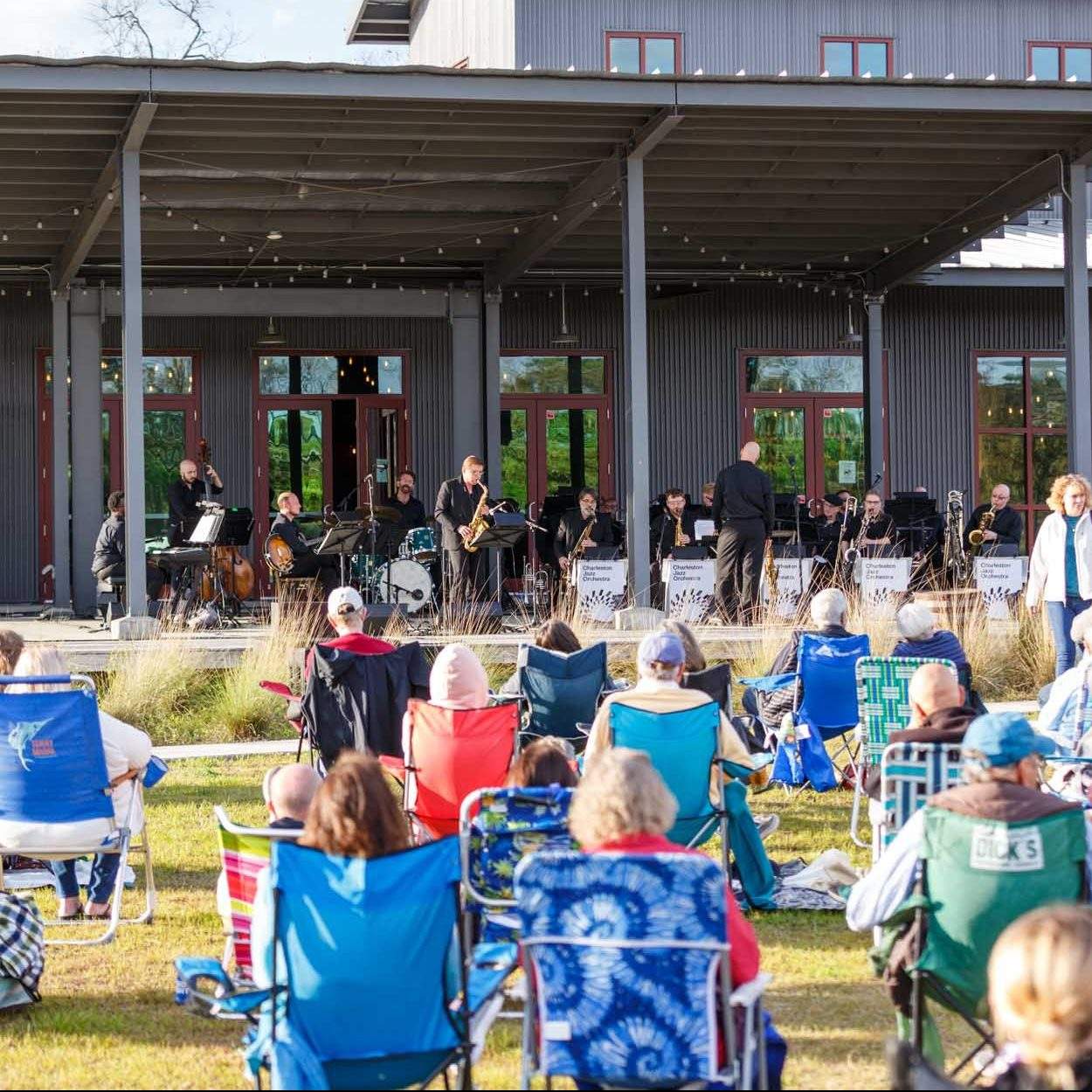 audience at firefly distillery watching charleston jazz